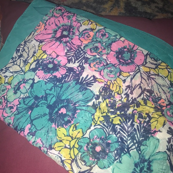 Floral squared scarf 🧣 - Picture 4 of 4